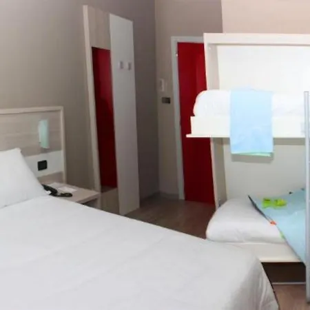 Hotel Quality La Darsena 4*