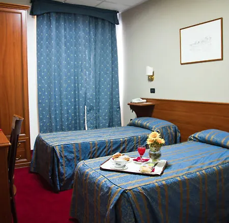 Hotel Quality La Darsena 4*